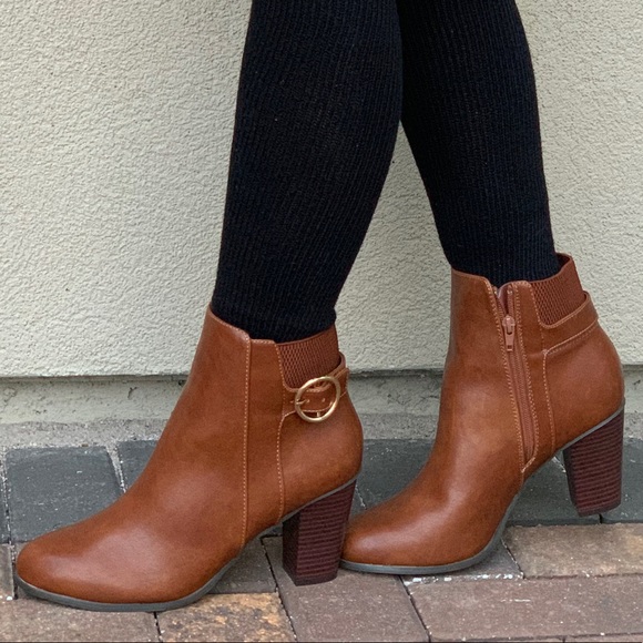 NIB Cognac Tan Buckle Detail Block Heel Ankle Boot - Picture 2 of 8